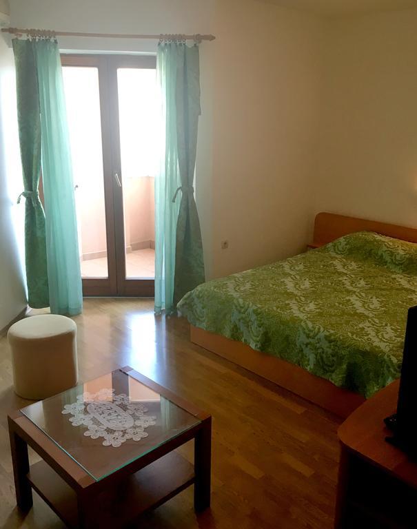 Apartman Frane Krk Town Eksteriør billede